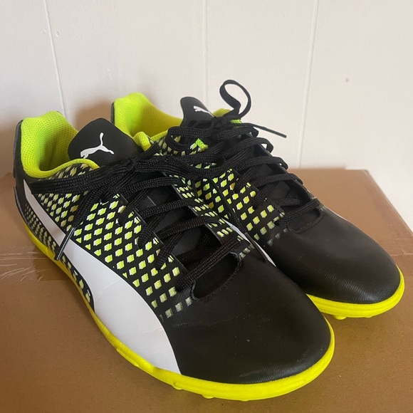 Puma Indoor Soccer Cleats SIZE “ 7 “ - Picture 1 of 5